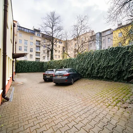 Apartman Near Centre With Parking Place Prága